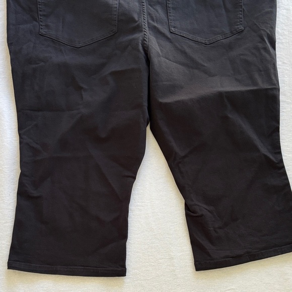 Lane Bryant Black Women's Pull On Lightweight Denim Pedal Shorts - Picture 9 of 10